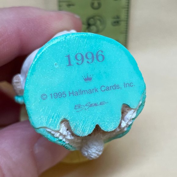 Easter Bunny Hallmark Ornament - Picture 4 of 4